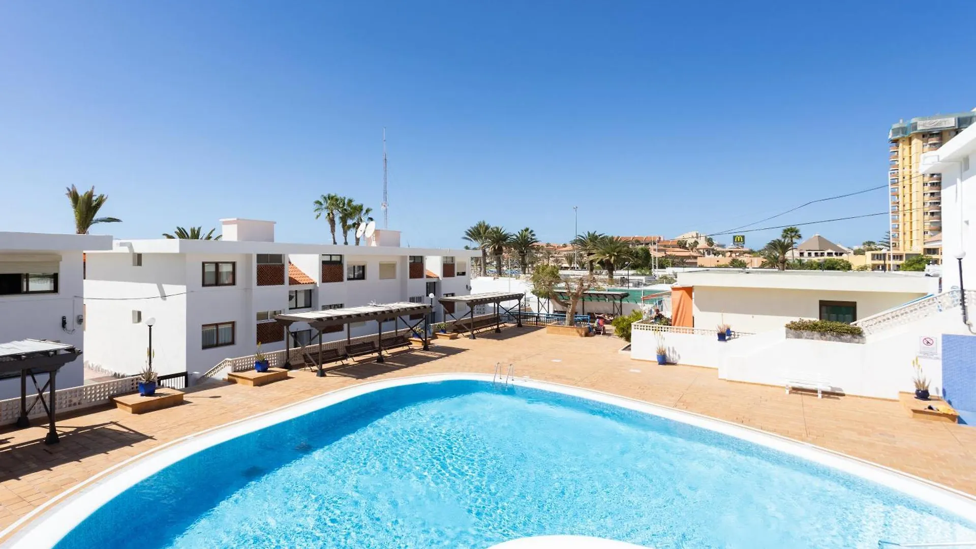 Apartment Tms Veramar2,Budget, Seafront, Pool And Parking Arona