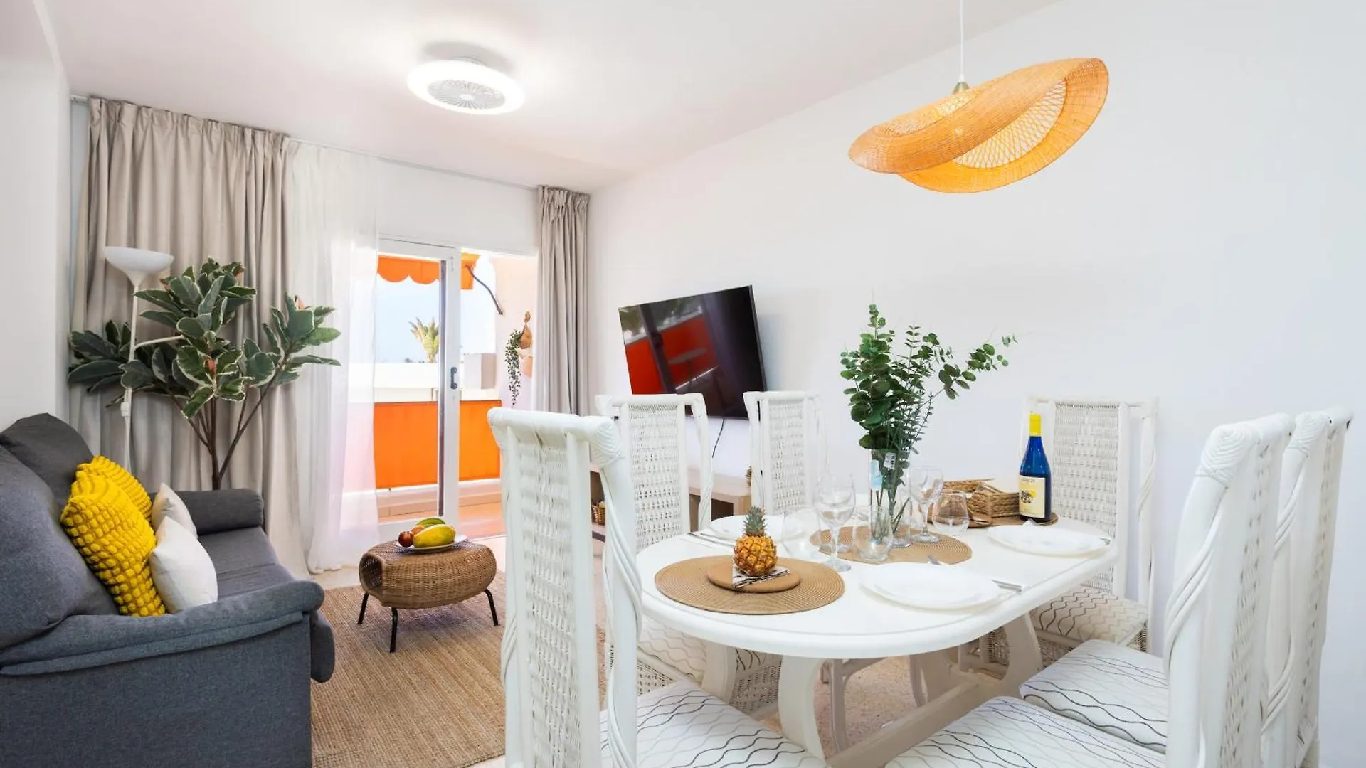Apartment Tms Veramar2,Budget, Seafront, Pool And Parking Arona