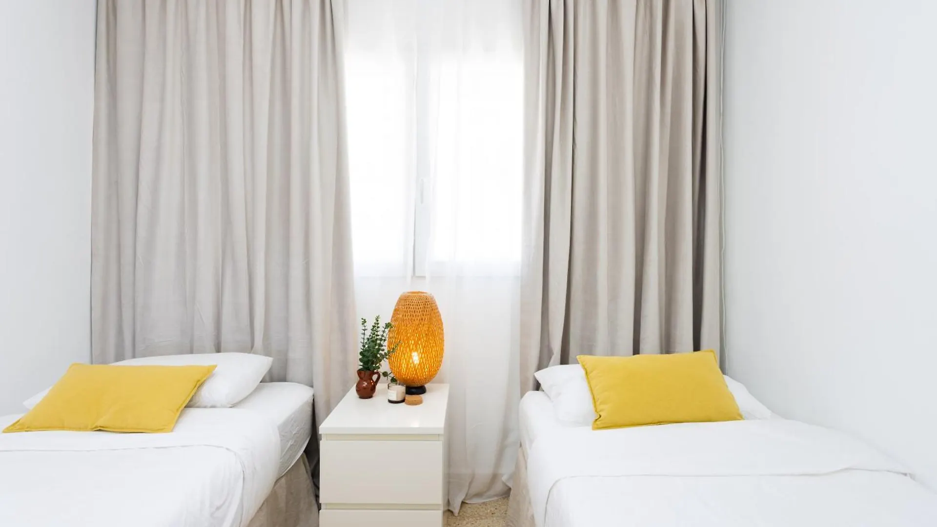 Tms Veramar2,Budget, Seafront, Pool And Parking Arona  Apartment Arona (Tenerife)